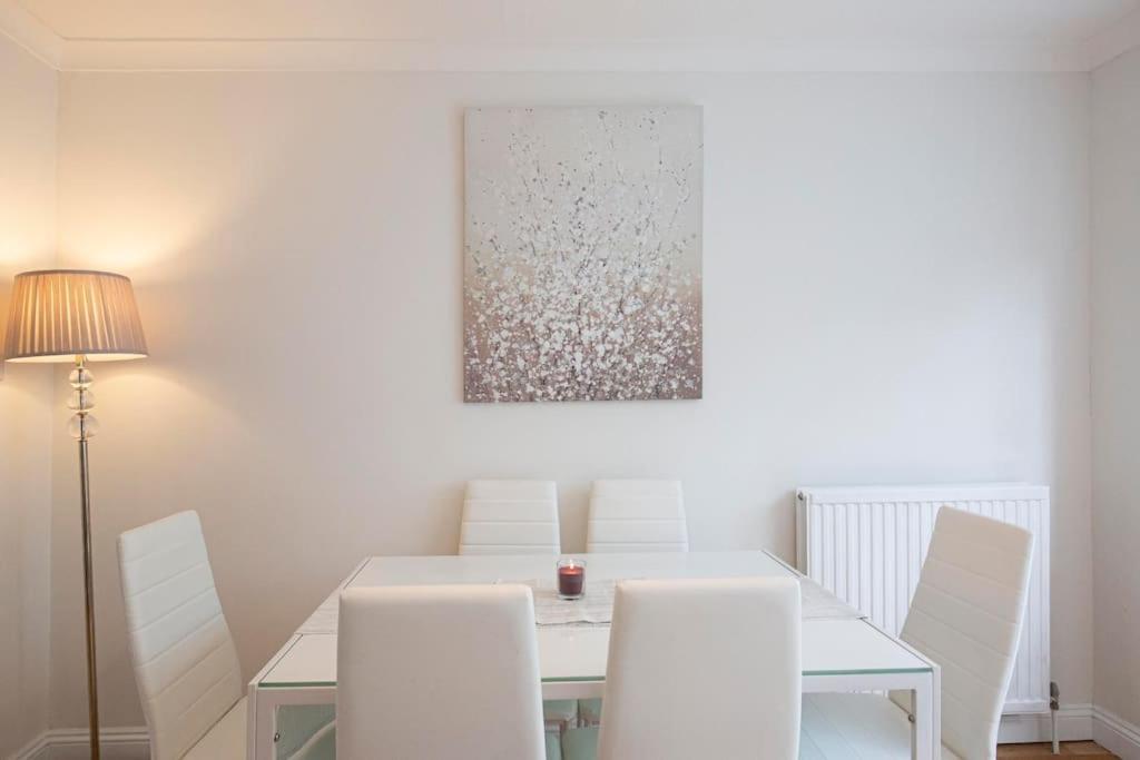 3 Bed House/Garden/Wi-Fi/Parking/Central Location Villa Guildford Bagian luar foto